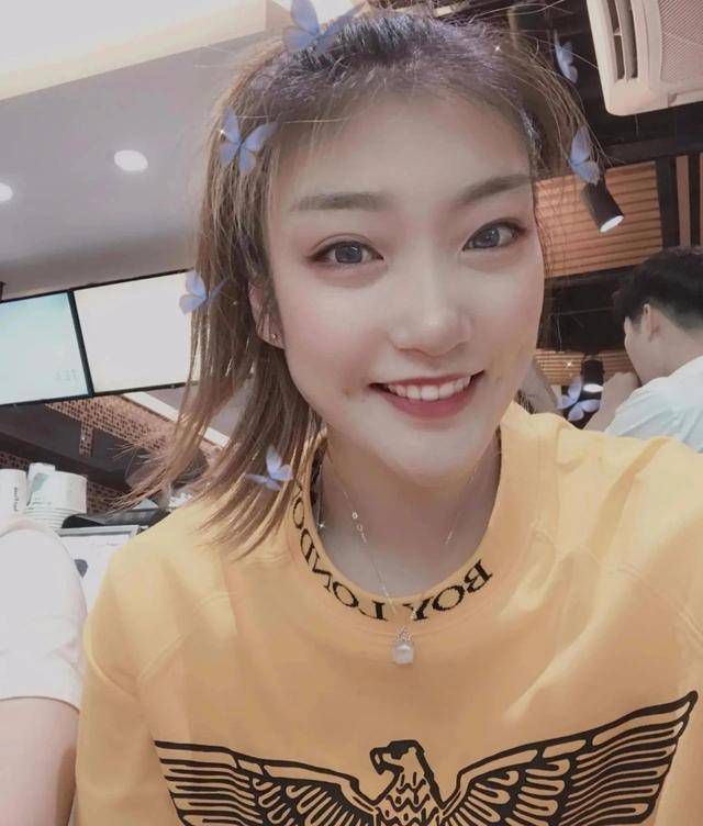 亚洲精品在线播放